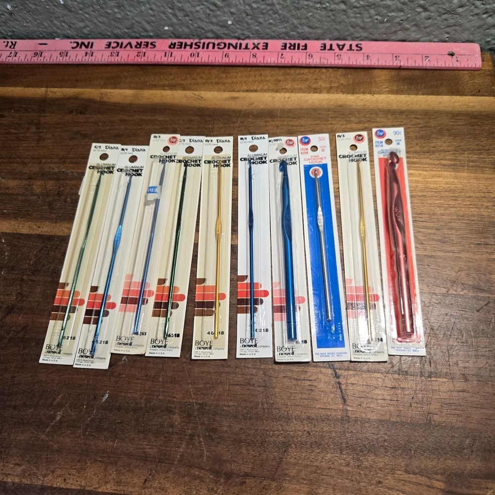10 Vintage Boye Aluminum / steel Crochet Hook Lot Made USA various sizes